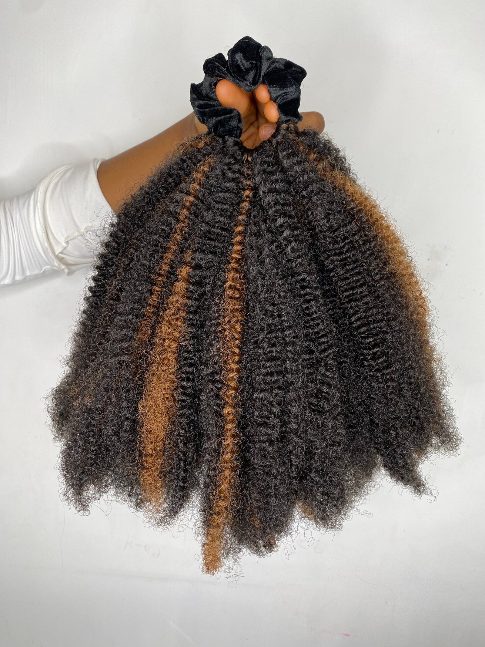 Boss Lady Ponytail wig + Ivonmelda Extra Hold Edge Control